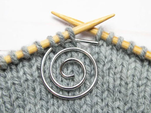 Knotty Lamb - Spiral Cable Needle - Fox & Pine - Accessory
